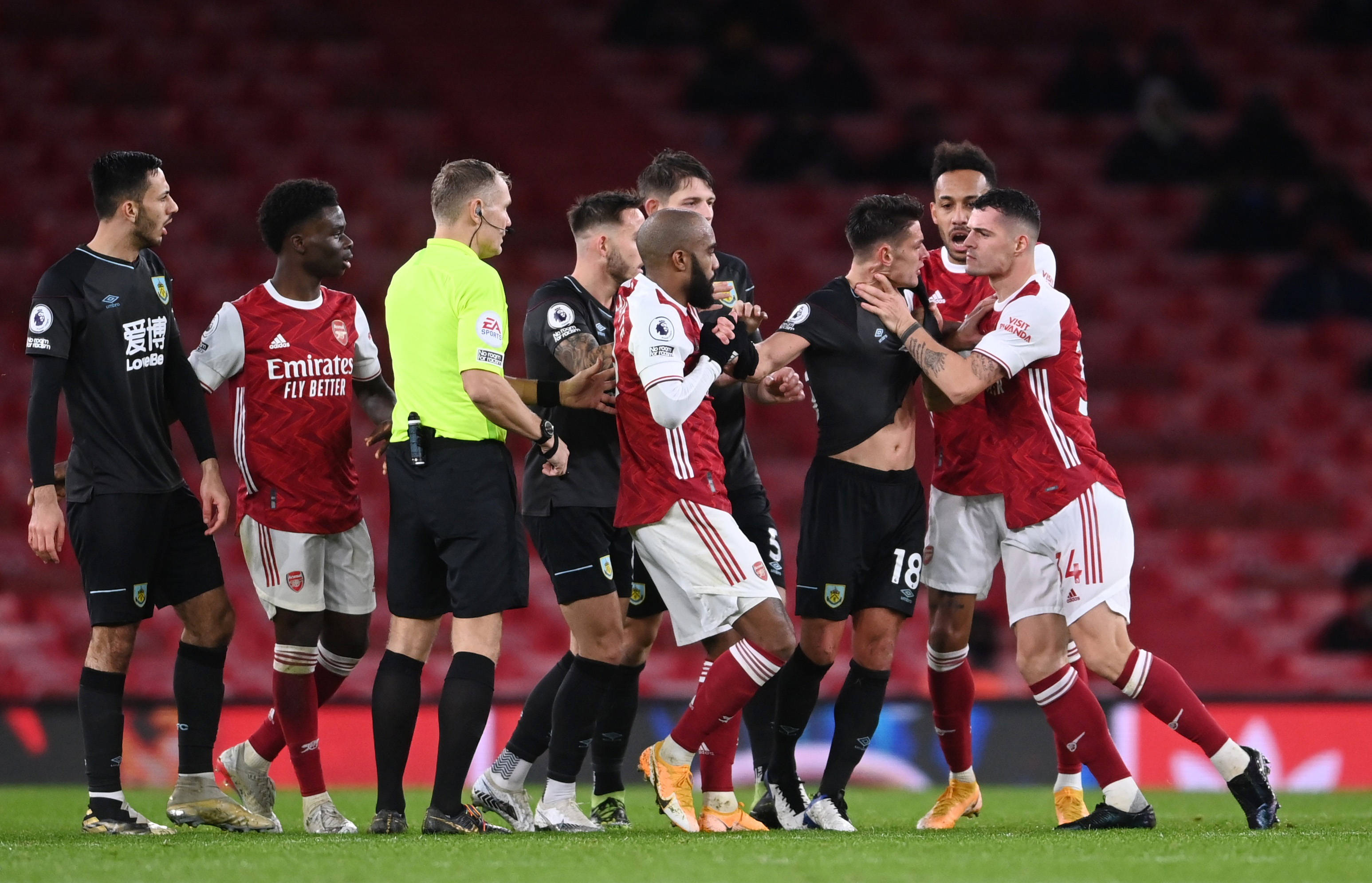 锋中都处于 锋中都处于